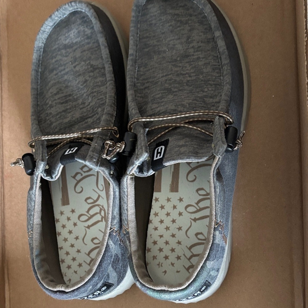 We The People Women's Gray Loafers-Boat Shoes 8 Brand New